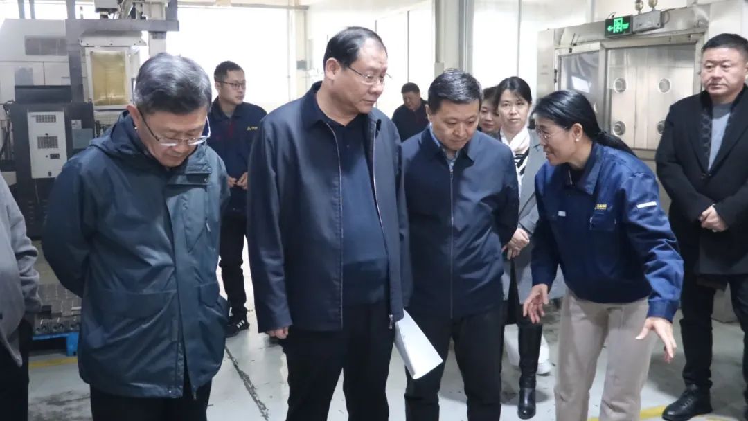 區(qū)委統戰(zhàn)部副部長郭可超一行蒞臨力克川液壓參觀指導3.jpg
